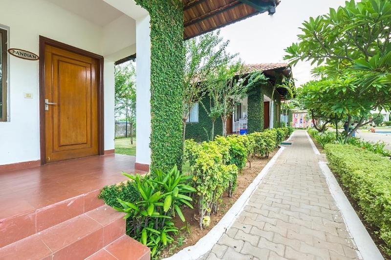 Hotel Riverside Resort y Spa Kumbakonam Exterior foto