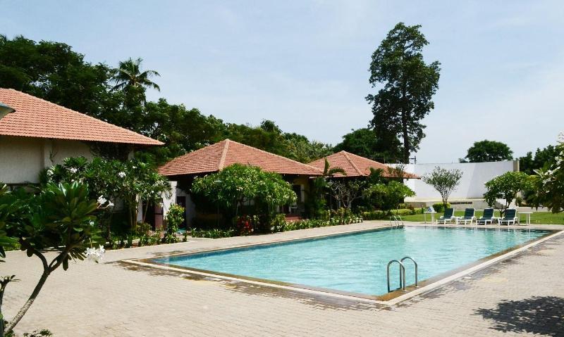 Hotel Riverside Resort y Spa Kumbakonam Exterior foto